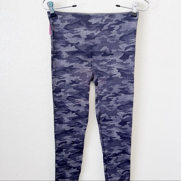 NEW Spanx EcoCare Seamless Leggings size medium - Picture 10 of 14